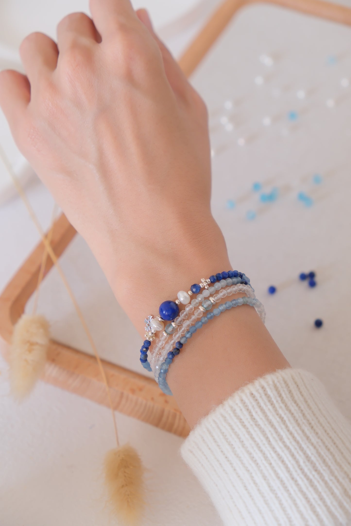 Frozen-Inspired Blue White Crystal Long Necklace – Icy Elegance