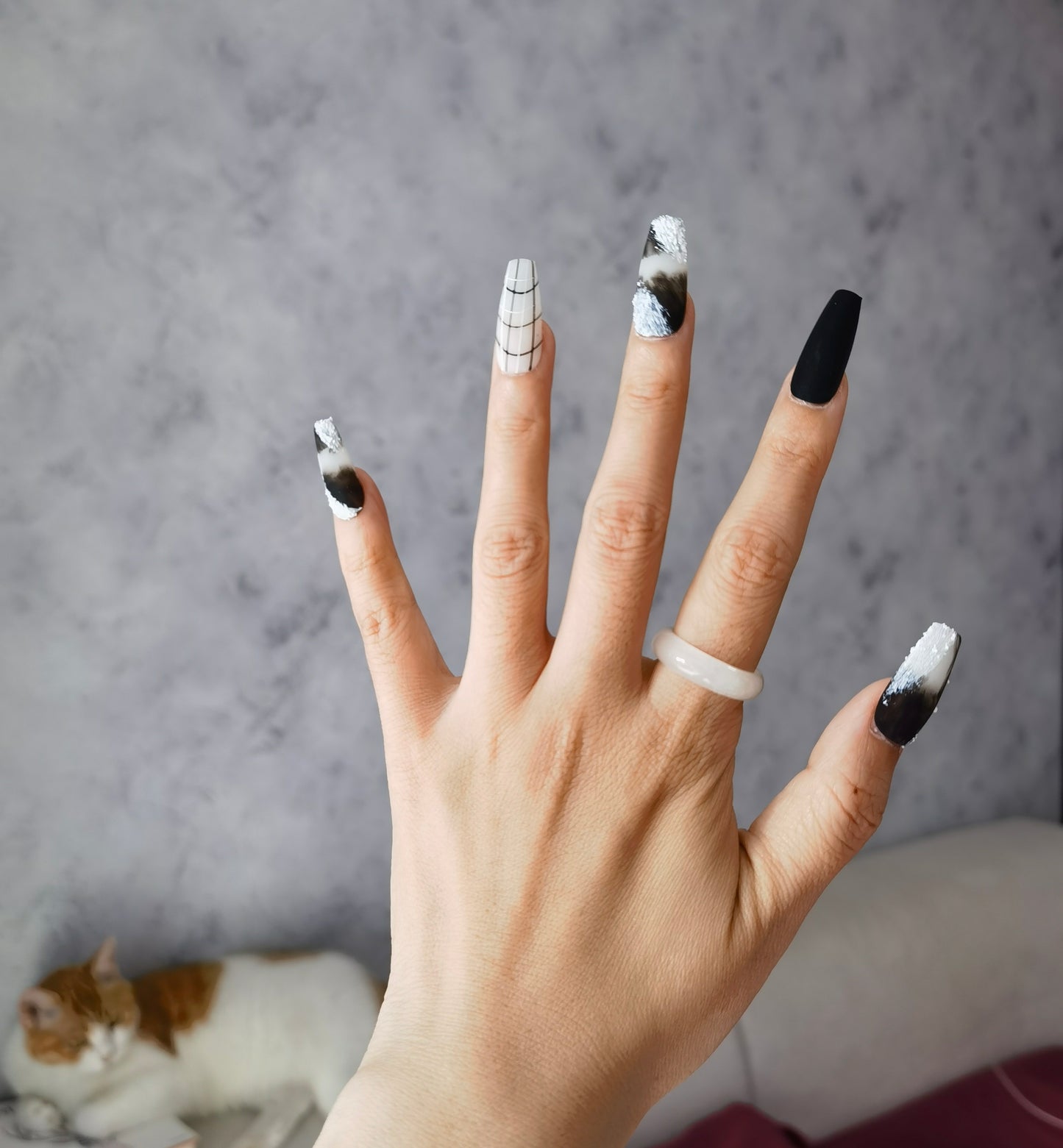 Obsidian Gypsum Handmade Mid-Trapezoid Press-On Nails | Subtle Elegance in Matte Black and Silver | Perfect for Autumn & Winter