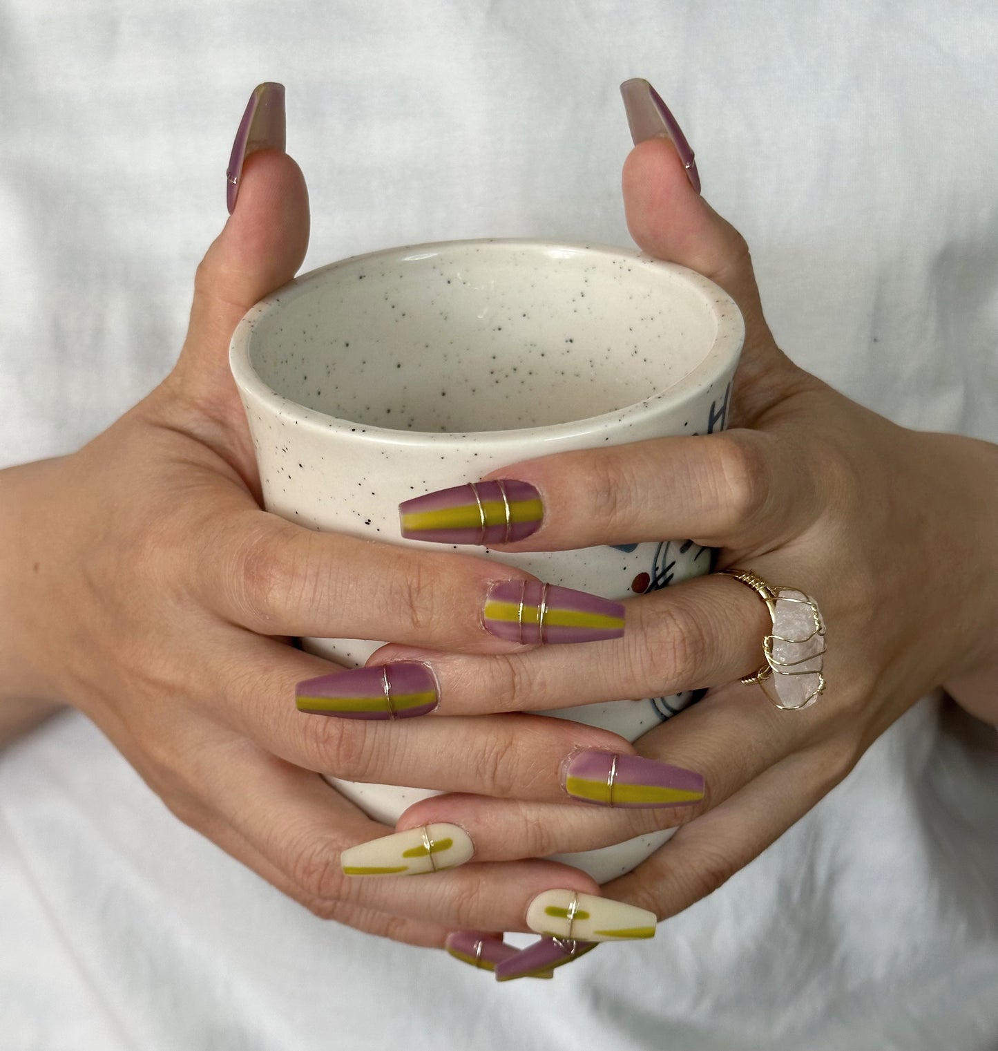 Ongles autocollants trapézoïdaux faits main, dégradé violet-vert | Design français élégant avec de gracieux accents dorés