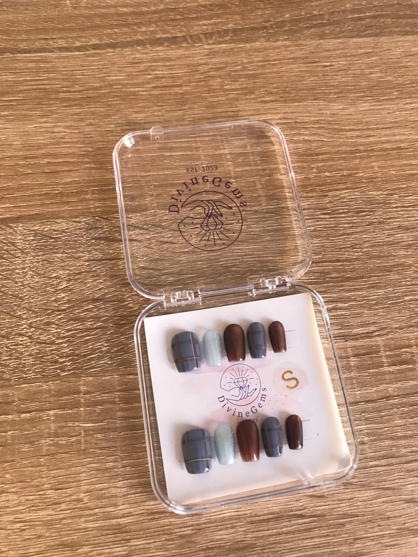 Timeless Plaid Press-On Nails
