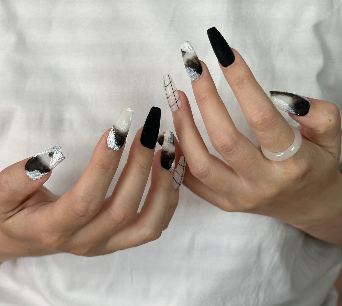 Obsidian Gypsum Handmade Mid-Trapezoid Press-On Nails | Subtle Elegance in Matte Black and Silver | Perfect for Autumn & Winter