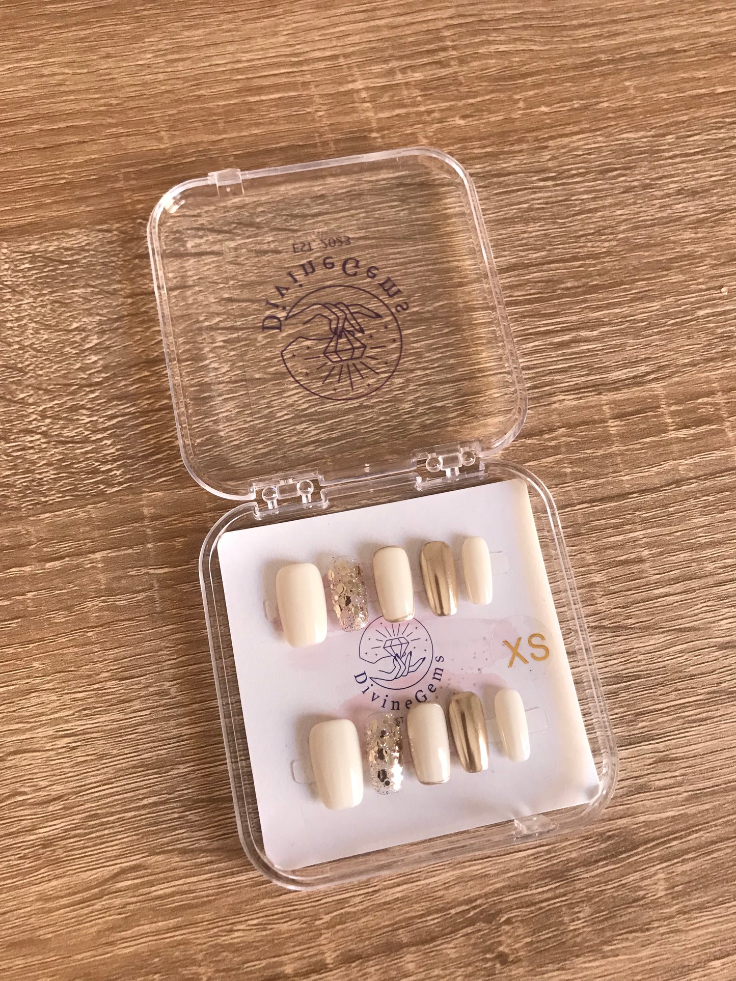 Pearl Shimmer Mid-Length Nails