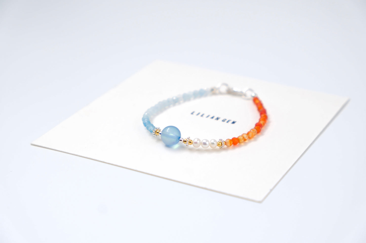 Bracelet en cristal d'harmonie de Dunhuang – Bleu (calme et clarté), Orange (créativité et joie), Transparent (équilibre et guérison)