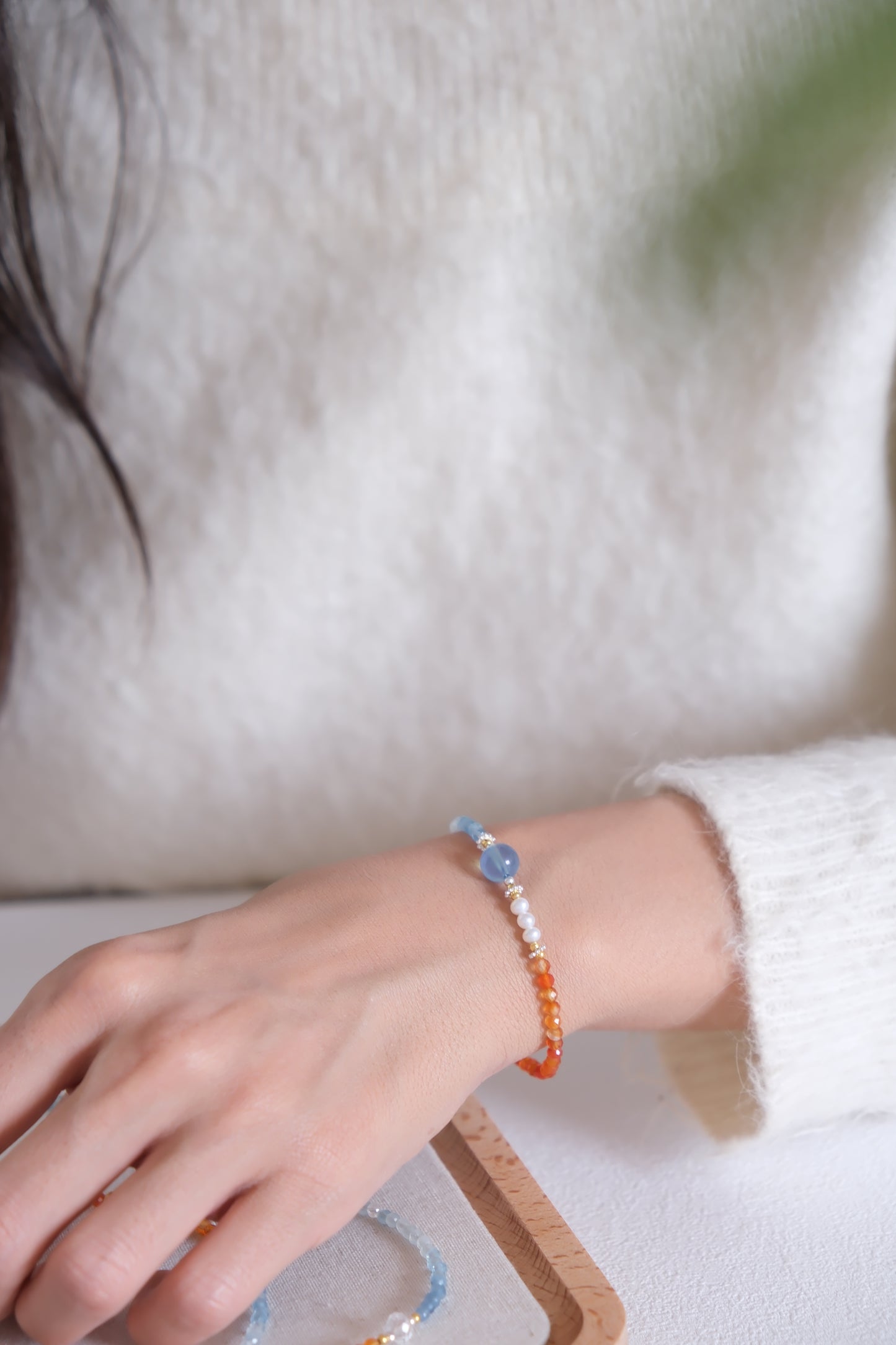 Bracelet en cristal d'harmonie de Dunhuang – Bleu (calme et clarté), Orange (créativité et joie), Transparent (équilibre et guérison)