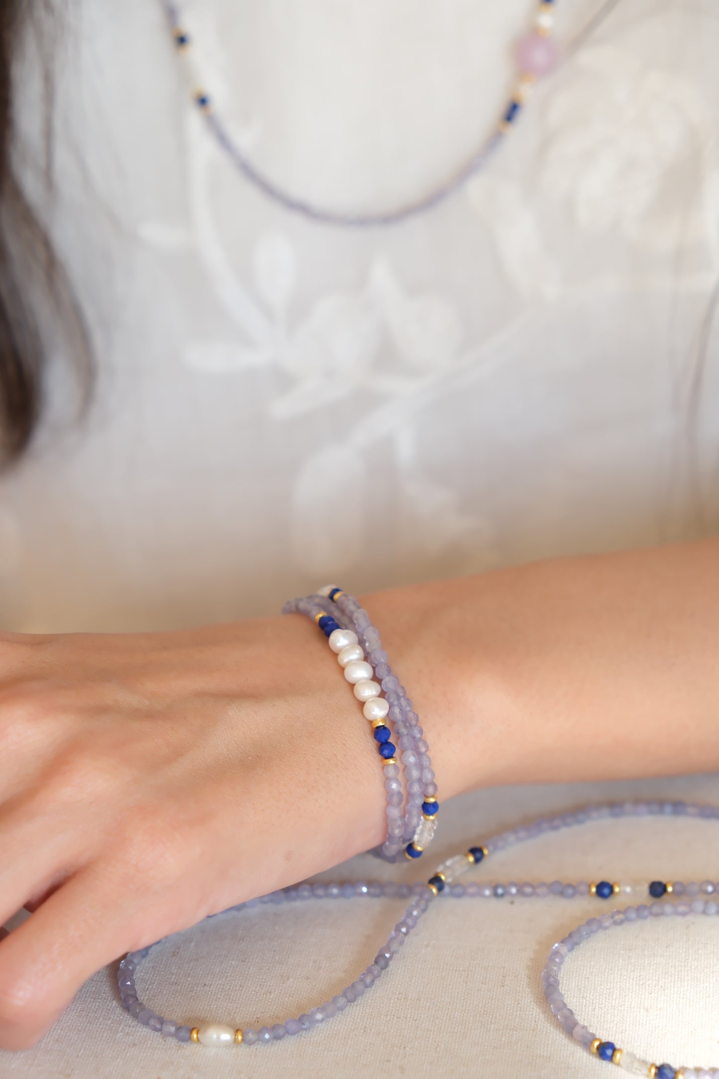 Bracelet Tanzanite et Perles de Cristal Bleu – Oceanic Harmony