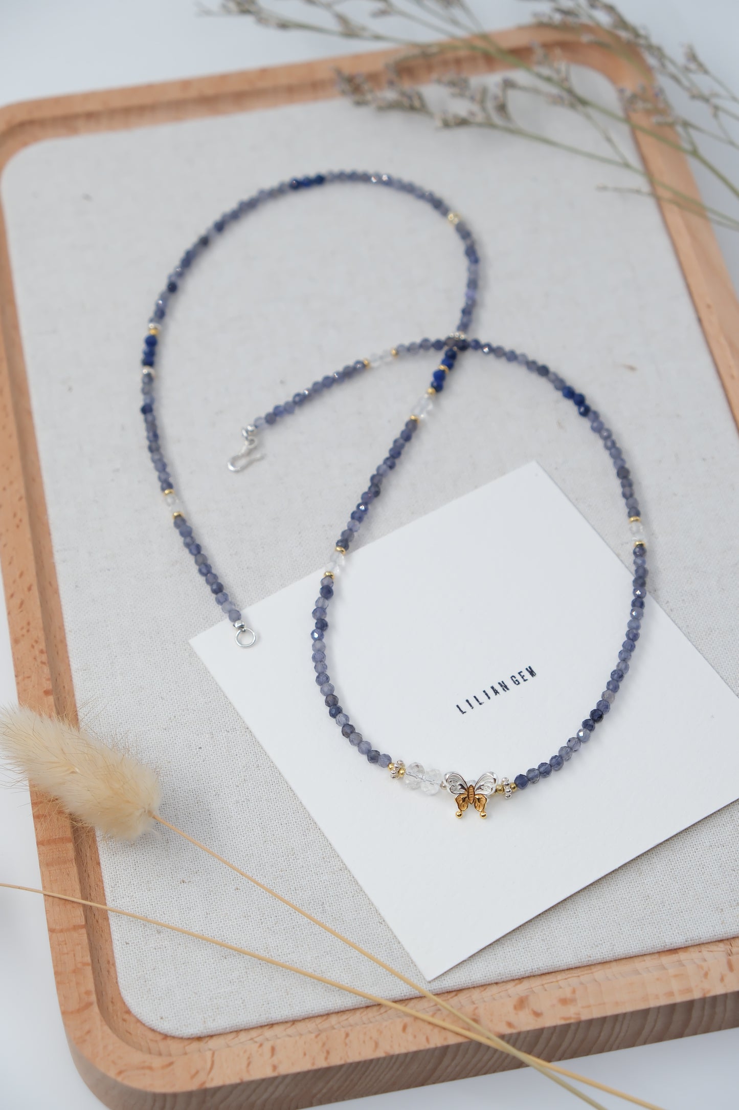 Collier long en lapis-lazuli – Sérénité en bleu