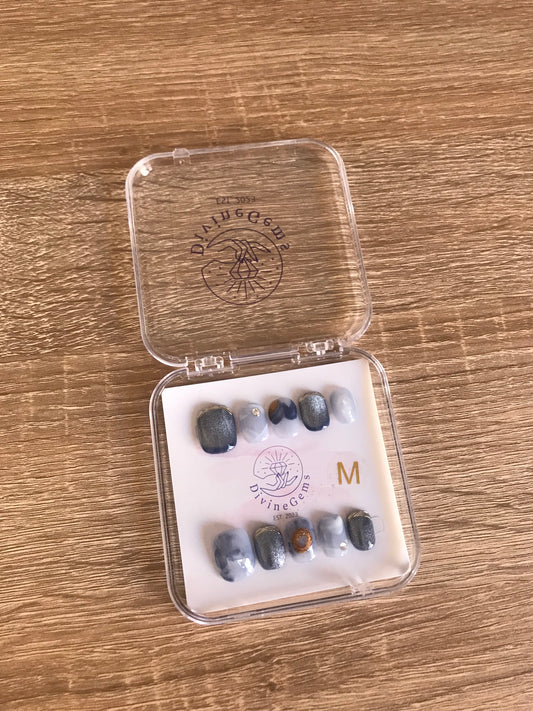 Nebula Press-On Nail Set