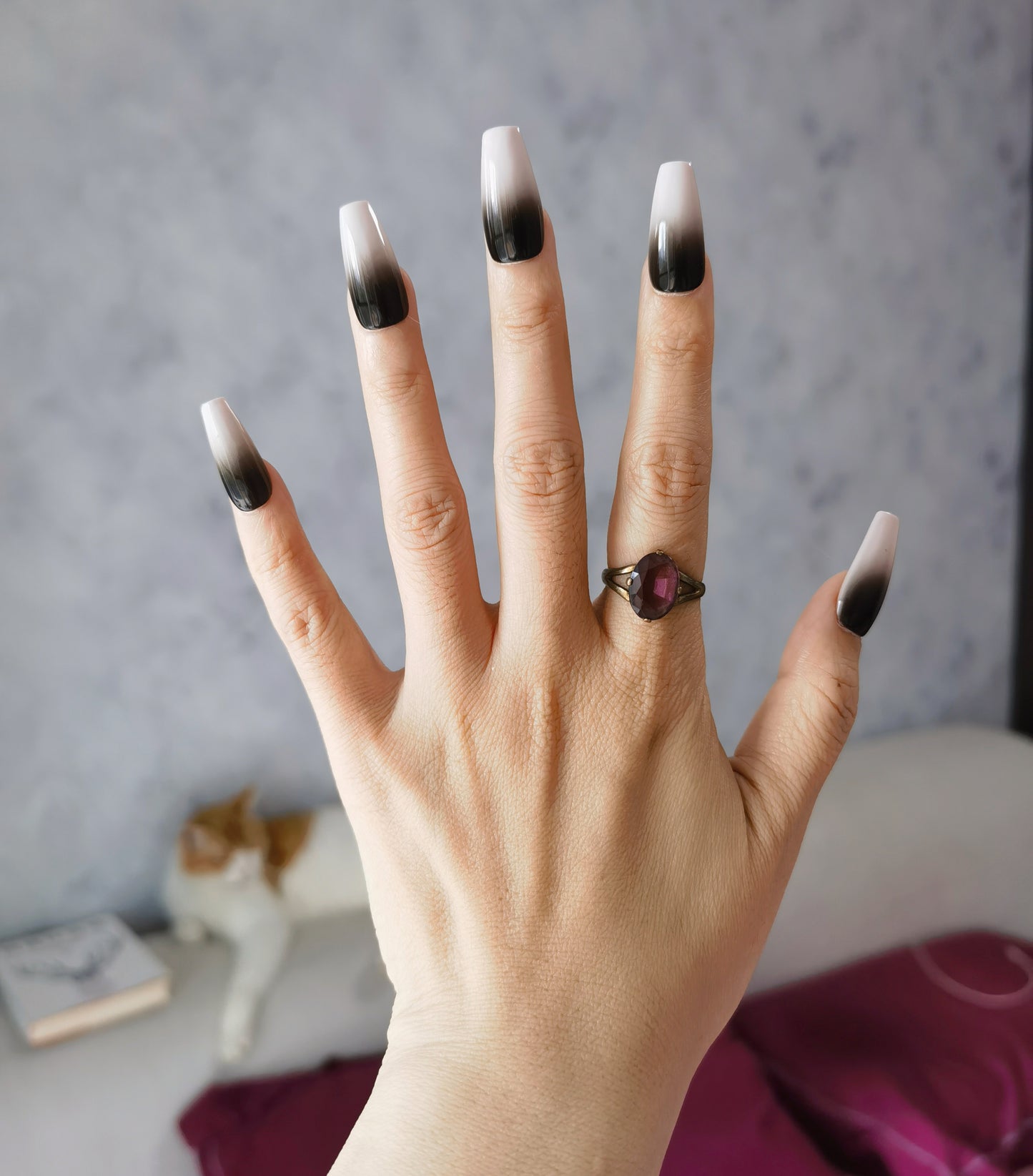 Ongles autocollants mi-trapèzes dégradés rose à noir | Ensemble d'ongles ombrés faits main