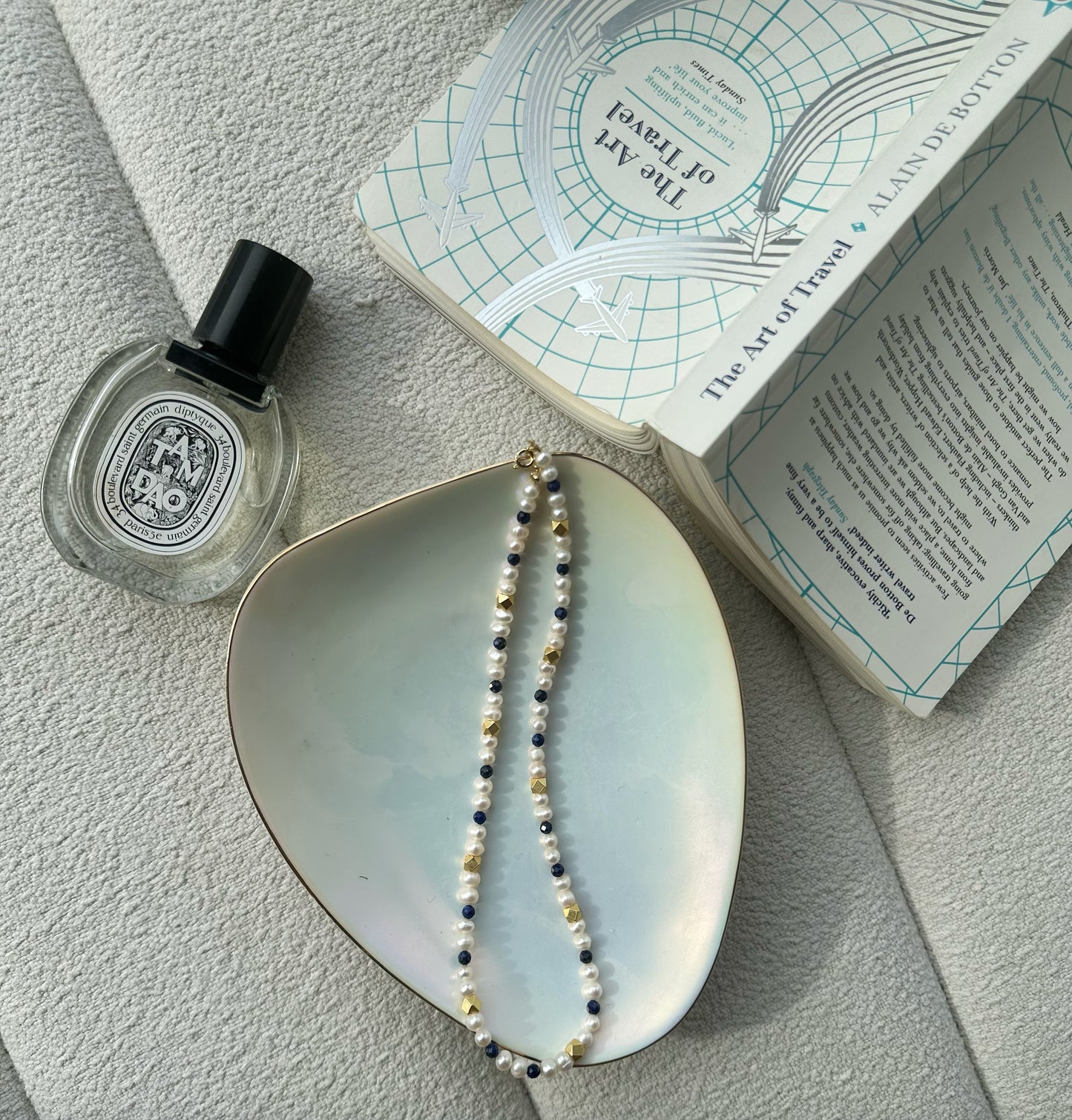 Élégance océanique : collier de perles fait main 