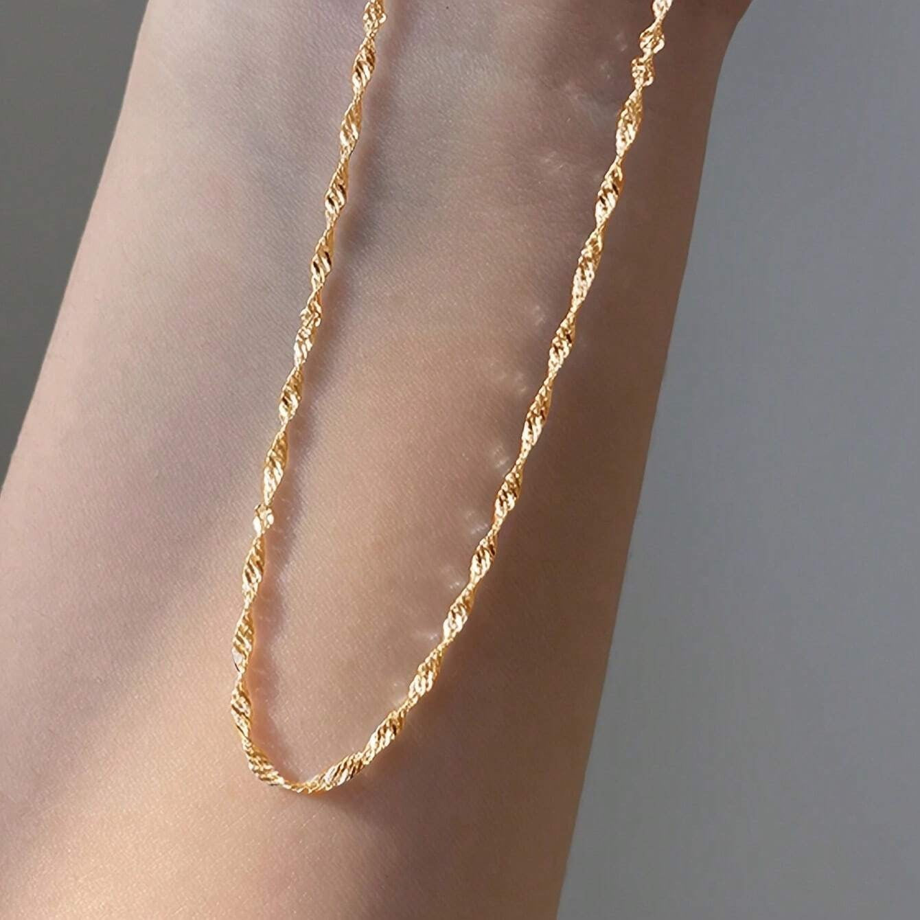 Simple & Stylish Plain Chain