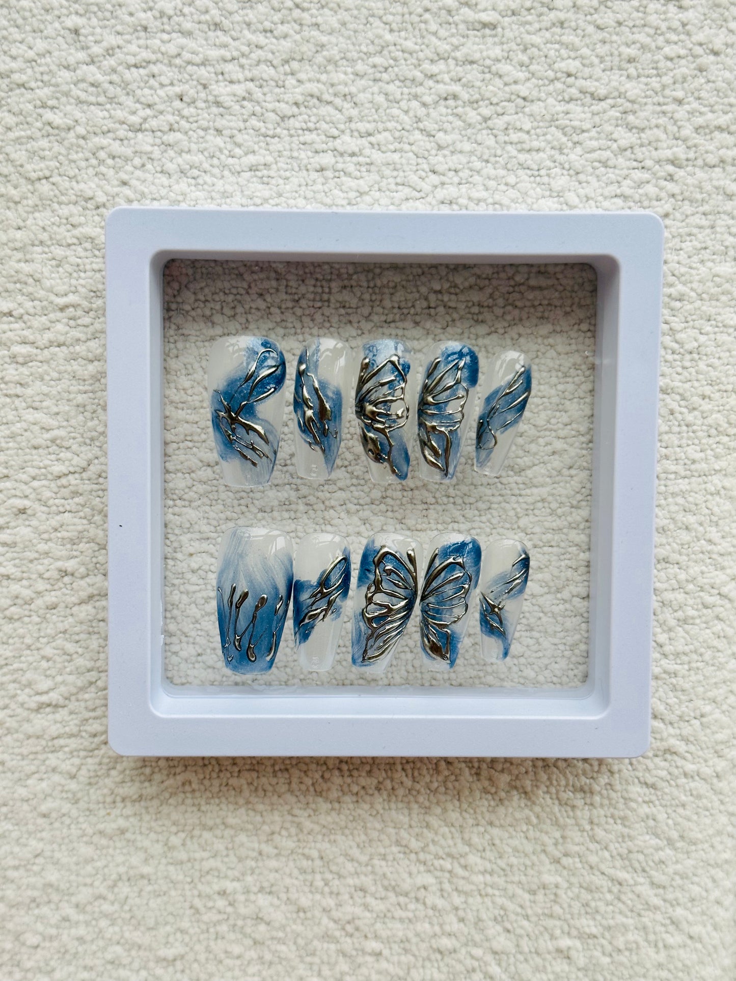 Ongles autocollants mi-trapèze faits main « Rêves du ciel étoilé » | Élégance céleste bleu ciel et argent