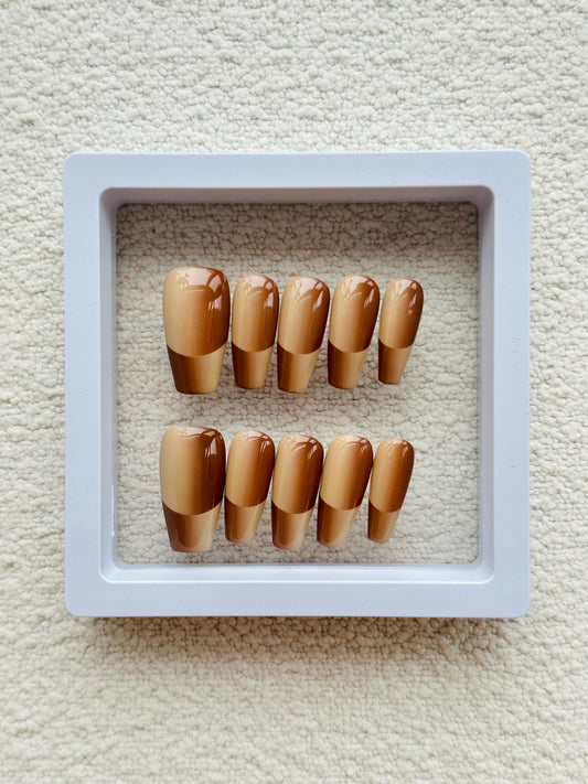 Ongles à coller faits main chic kaki style français | Gel de haute qualité
