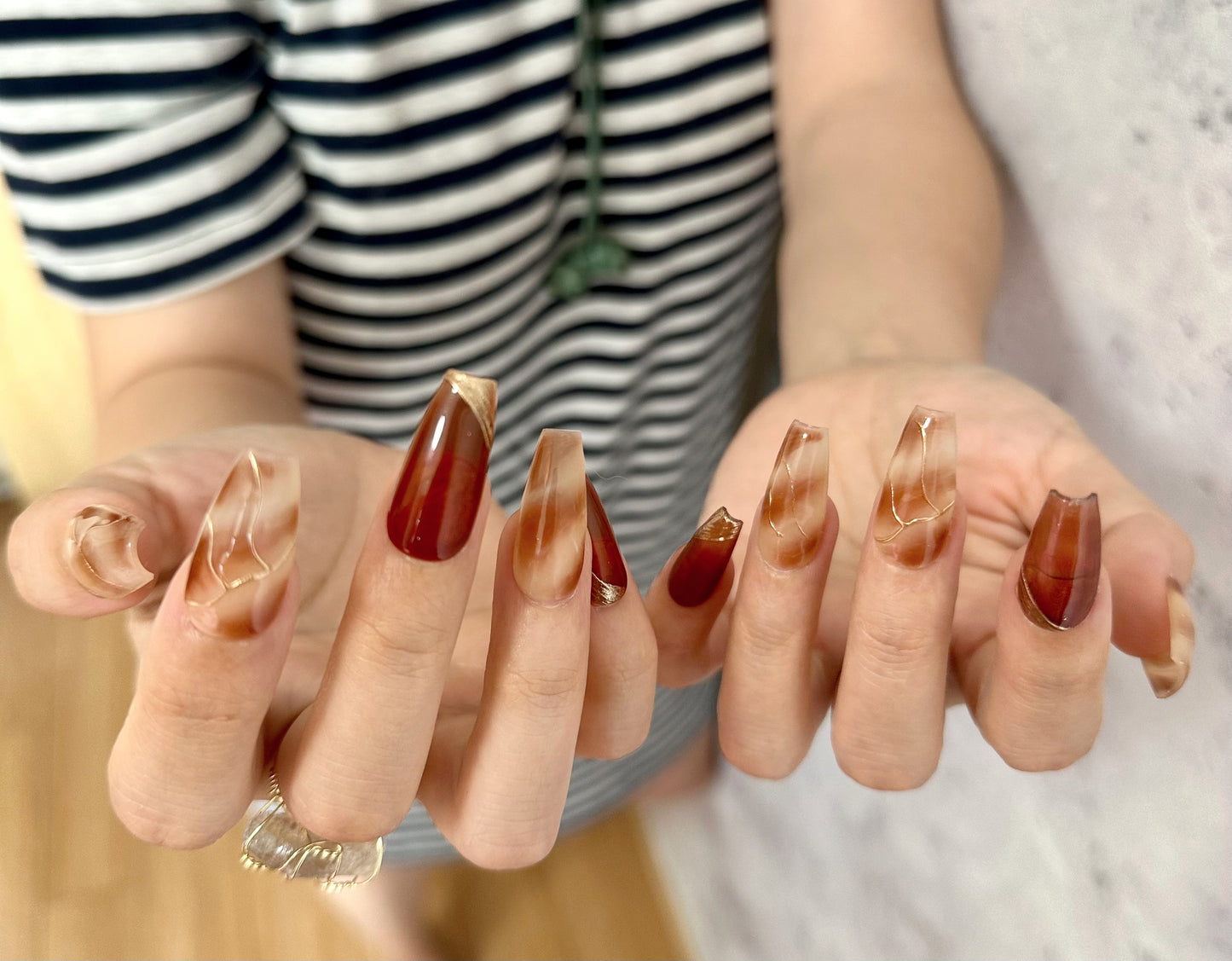 Autumn Ombre Handmade Mid-Trapezoid Press-On Nails | Warm Caramel and Light Brown with a Hint of Gold