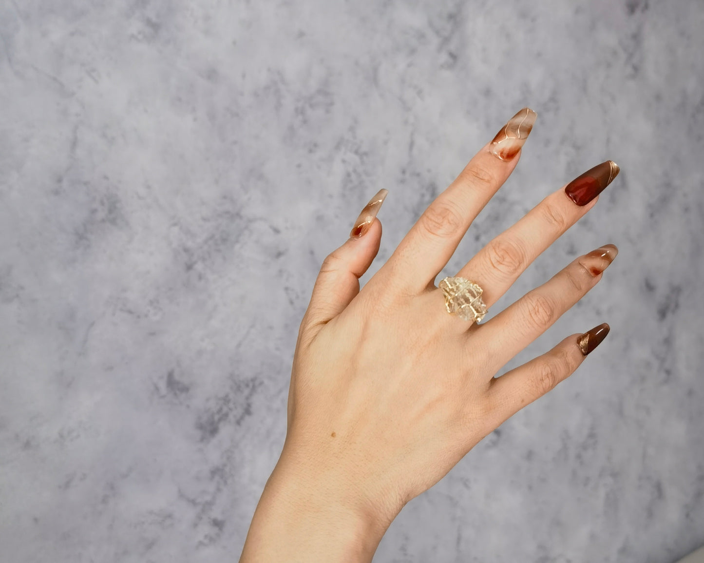 Autumn Ombre Handmade Mid-Trapezoid Press-On Nails | Warm Caramel and Light Brown with a Hint of Gold
